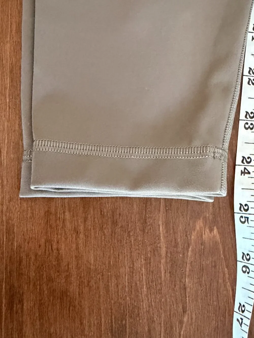 Lululemon Wunder Trainer High-Rise Tight 28” - Size 4 - Square Size dot